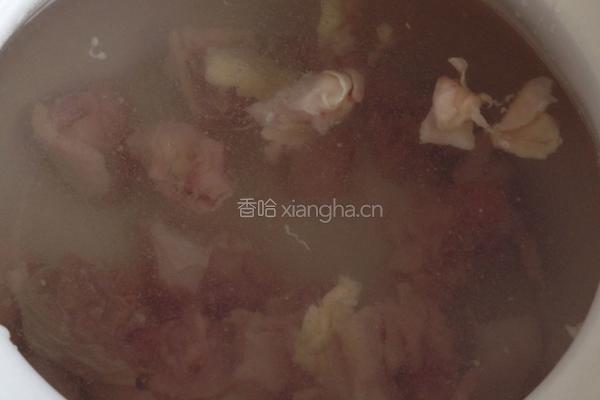 香菇红枣母鸡汤的做法图解2
