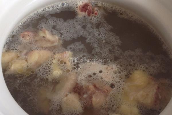 香菇红枣母鸡汤的做法图解4