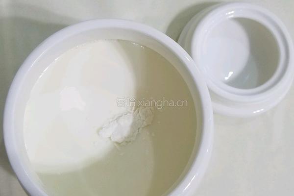 自制特浓酸奶的做法图解3