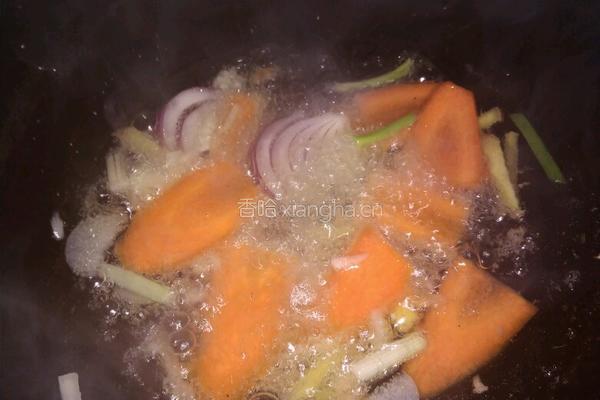 回锅猪后腿肉的做法图解5