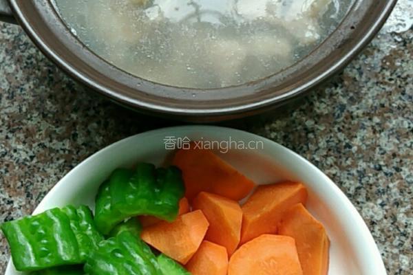 苦瓜靓汤的做法图解4