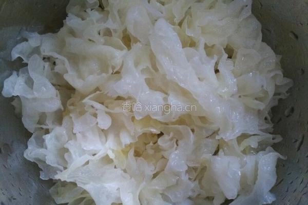 紫薯银耳粥的做法图解3