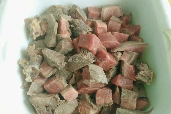 土豆胡萝卜西红柿炖牛腩的做法图解2