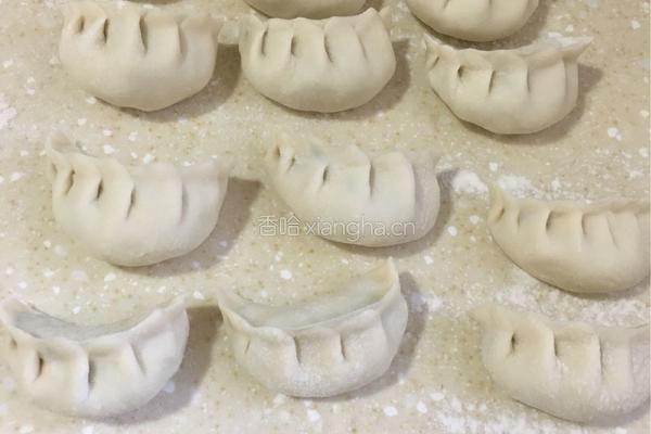 韭菜鸡蛋饺子的做法图解10