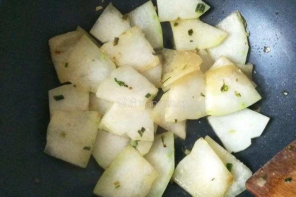 冬瓜虾皮紫菜汤的做法图解4