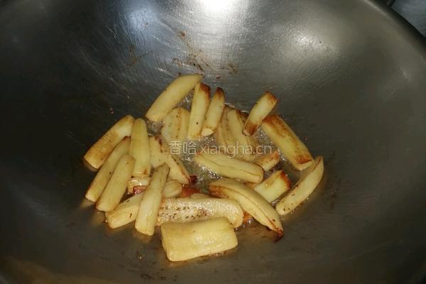 茄子炒萝卜干的做法图解4
