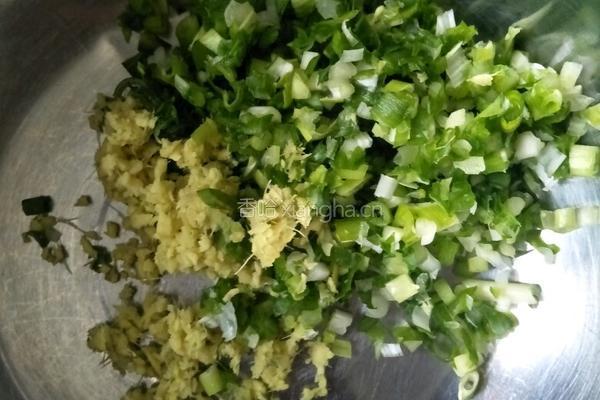 韭菜猪肉大馅饼的做法图解2