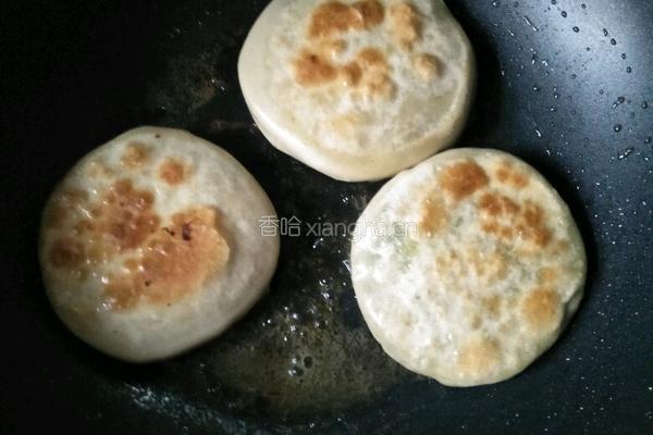 韭菜猪肉大馅饼的做法图解16