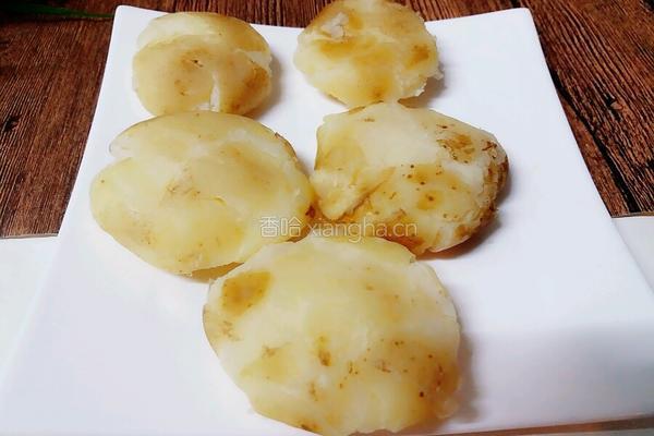 香煎五香小土豆的做法图解3