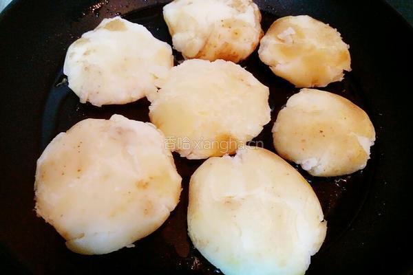 香煎五香小土豆的做法图解4