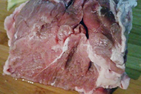 西红柿土豆炖牛肉的做法图解1