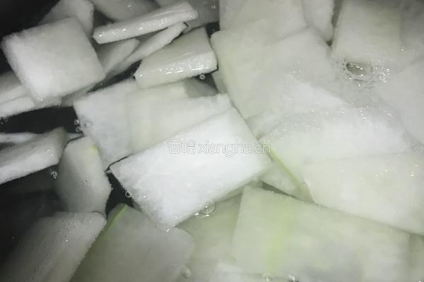 冬瓜虾仁汤的做法图解2