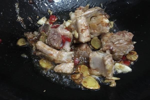 土豆烧排骨的做法图解3