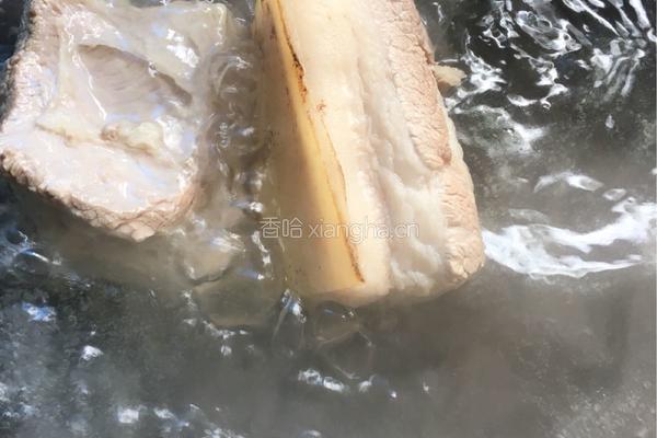 五花肉炒蒜苔的做法图解2