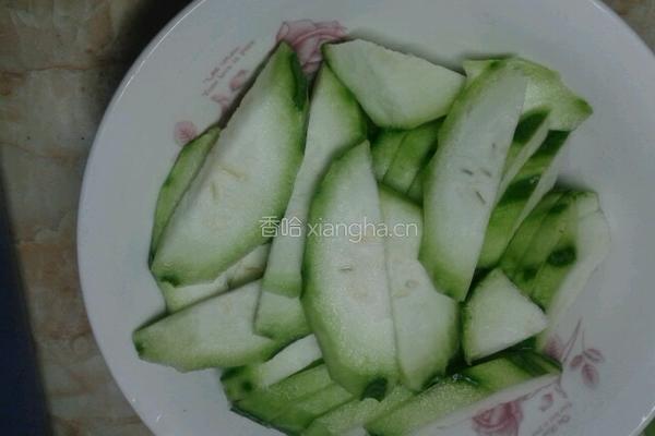 丝瓜鸡蛋汤的做法图解1