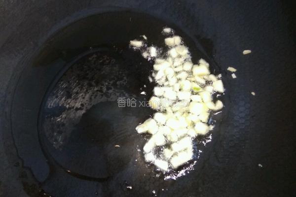 土豆炒木耳的做法图解2