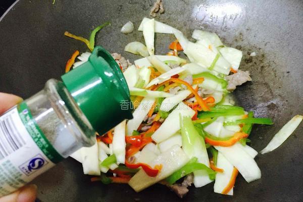 蒜香虾仁瘦肉炒茭白的做法图解9