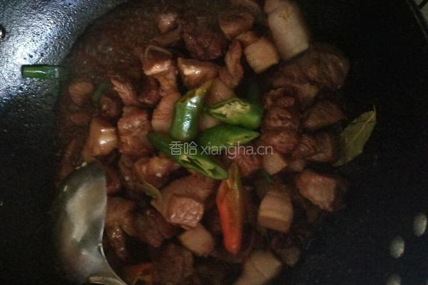 红烧肉炖土豆的做法图解7