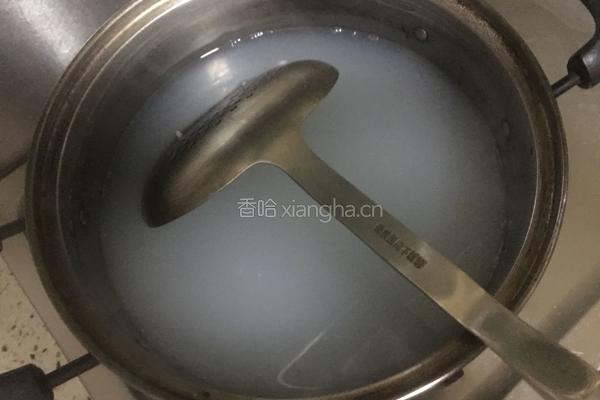 腊肉土豆豇豆饭的做法图解1