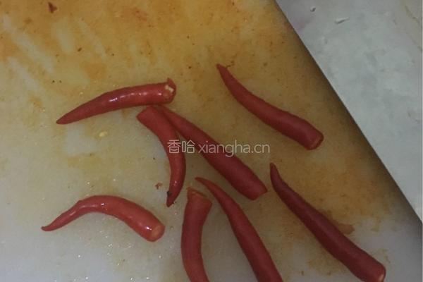 萝卜干辣椒爆炒猪肉的做法图解3