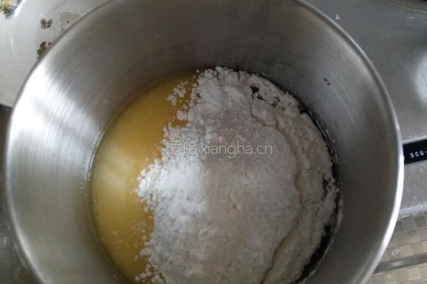 戚风杯子蛋糕的做法图解4