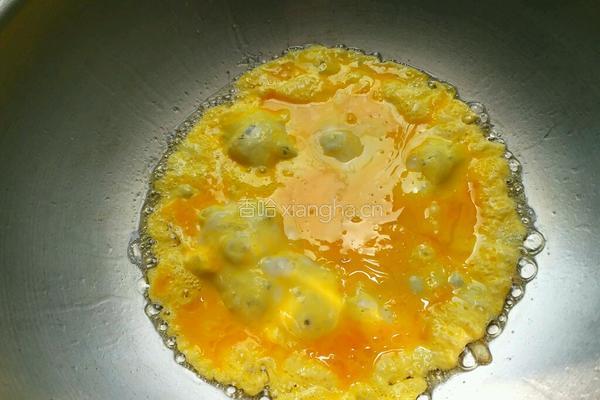 蚕豆炒鸡蛋的做法图解3