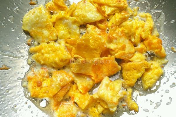 蚕豆炒鸡蛋的做法图解4