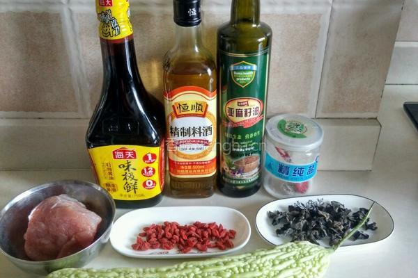 苦瓜酿肉的做法图解1