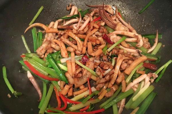 客家小炒（鱿鱼）的做法图解7