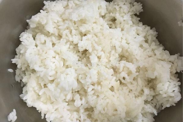 芥蓝菜炒饭的做法图解1