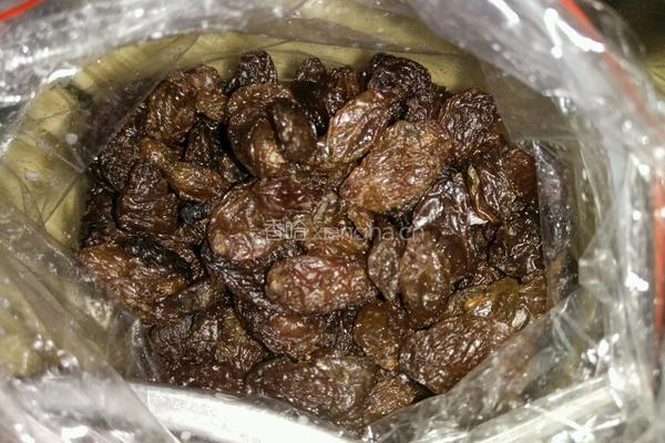 蛋黄肉粽的做法图解7