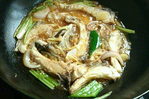 煎焖鲩鱼腩的做法图解14
