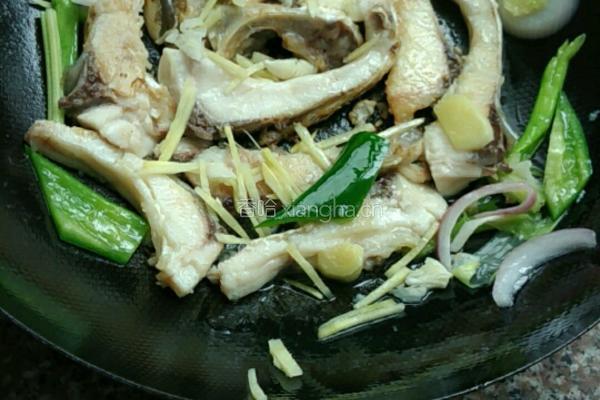 煎焖鲩鱼腩的做法图解13
