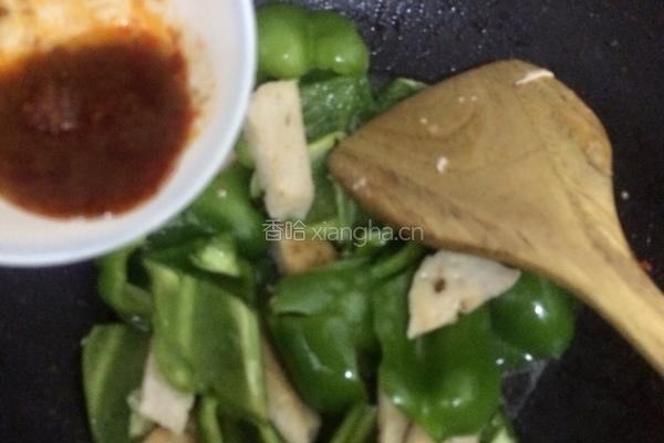 青椒炒肉卷的做法图解6
