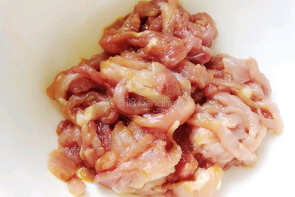 毛豆米炒肉丝的做法图解2