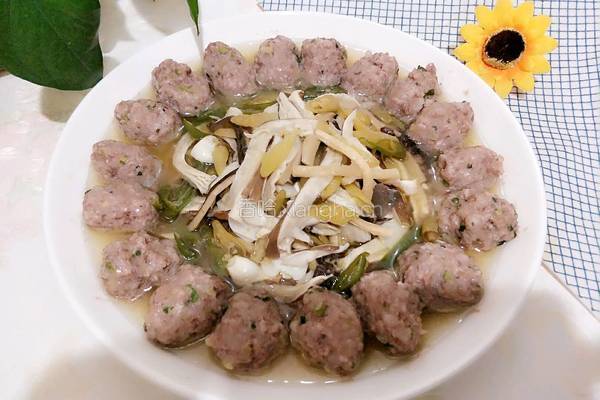 泡山椒蒸三塔菌的做法图解1