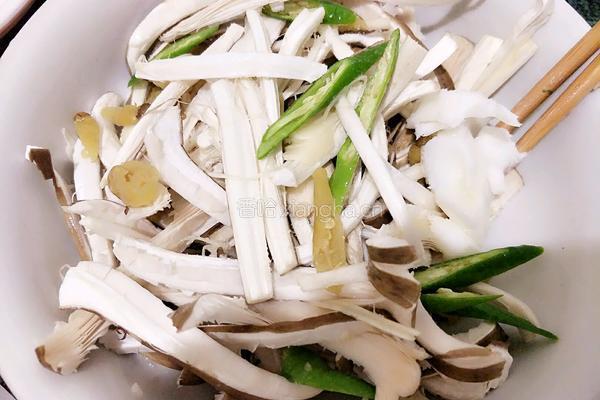 泡山椒蒸三塔菌的做法图解8