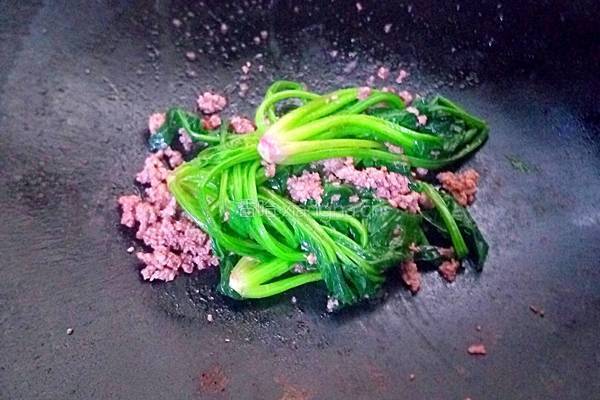肉末菠菜的做法图解10
