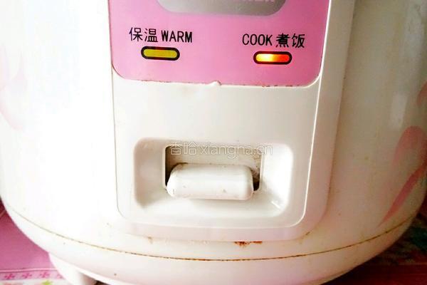 玉米胡萝卜粥的做法图解3