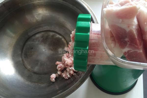 猪肉茴香馅儿饺子的做法图解5