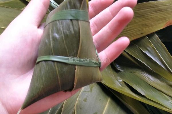 红豆黑米肉粽的做法图解7