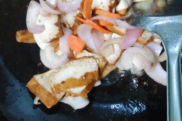 黑椒牛肉炒香干的做法图解5