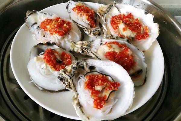 蒜蓉粉丝蒸生蚝的做法图解4