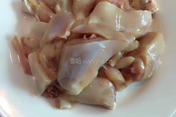 螃蟹脚炖鸡汤的做法图解1