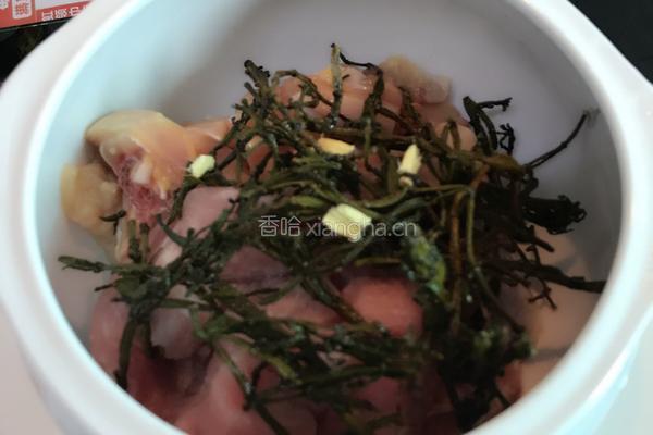 螃蟹脚炖鸡汤的做法图解4