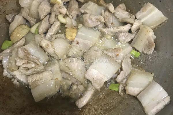 茶树菇五花肉的做法图解2
