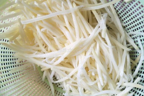 清炒土豆丝的做法图解2
