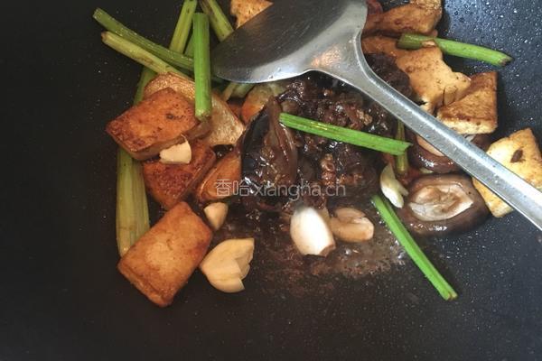 酱牛肉烧豆腐时蔬的做法图解6