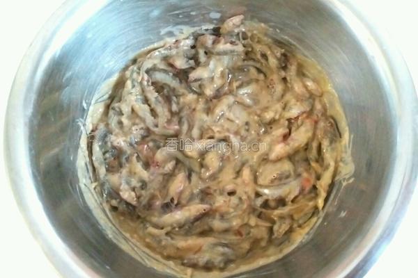 香酥炸小鱼的做法图解3