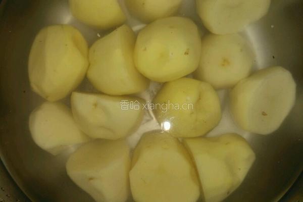 蓝莓土豆泥和番茄土豆泥的做法图解1